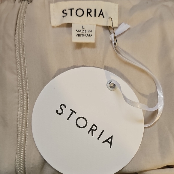 Storia Cream Floral Backless Dress - Picture 3 of 10